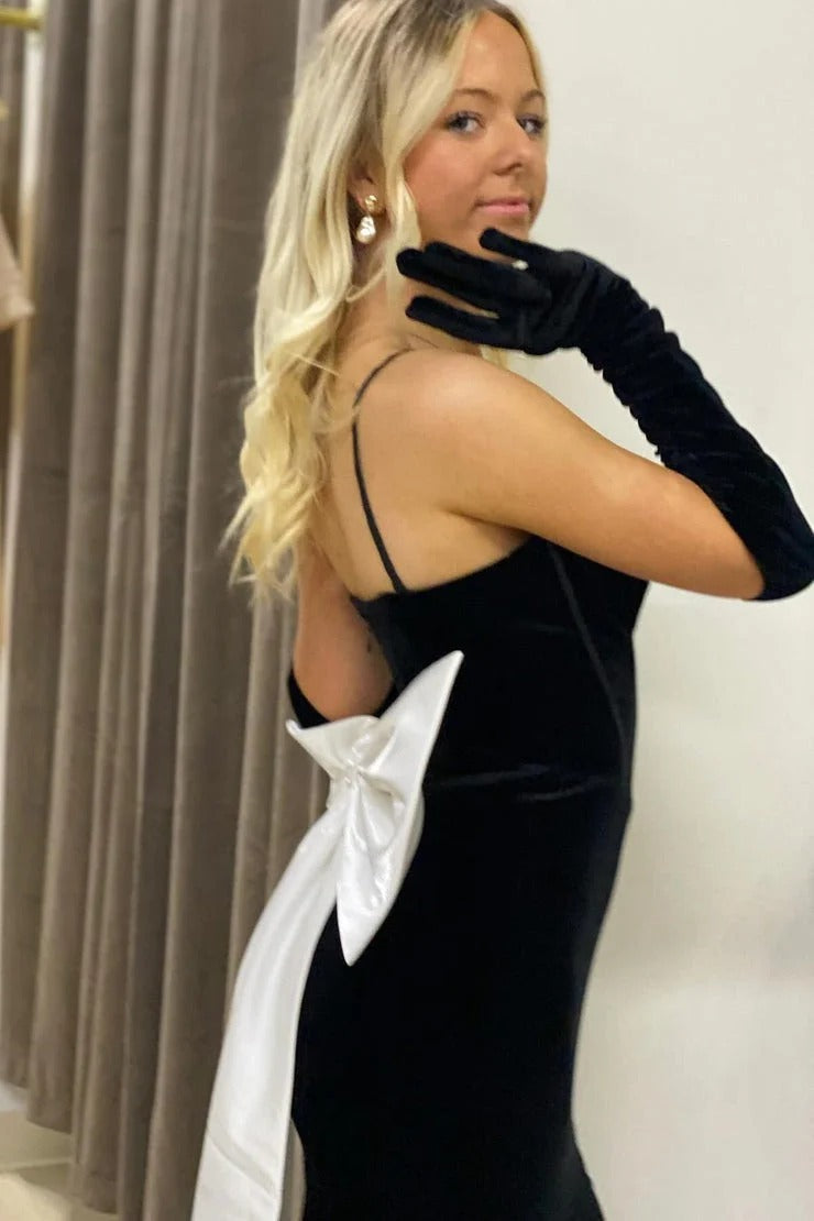 Spaghetti Strap Black Bow-Back Trumpet Velvet Long Prom Dress, PD25189