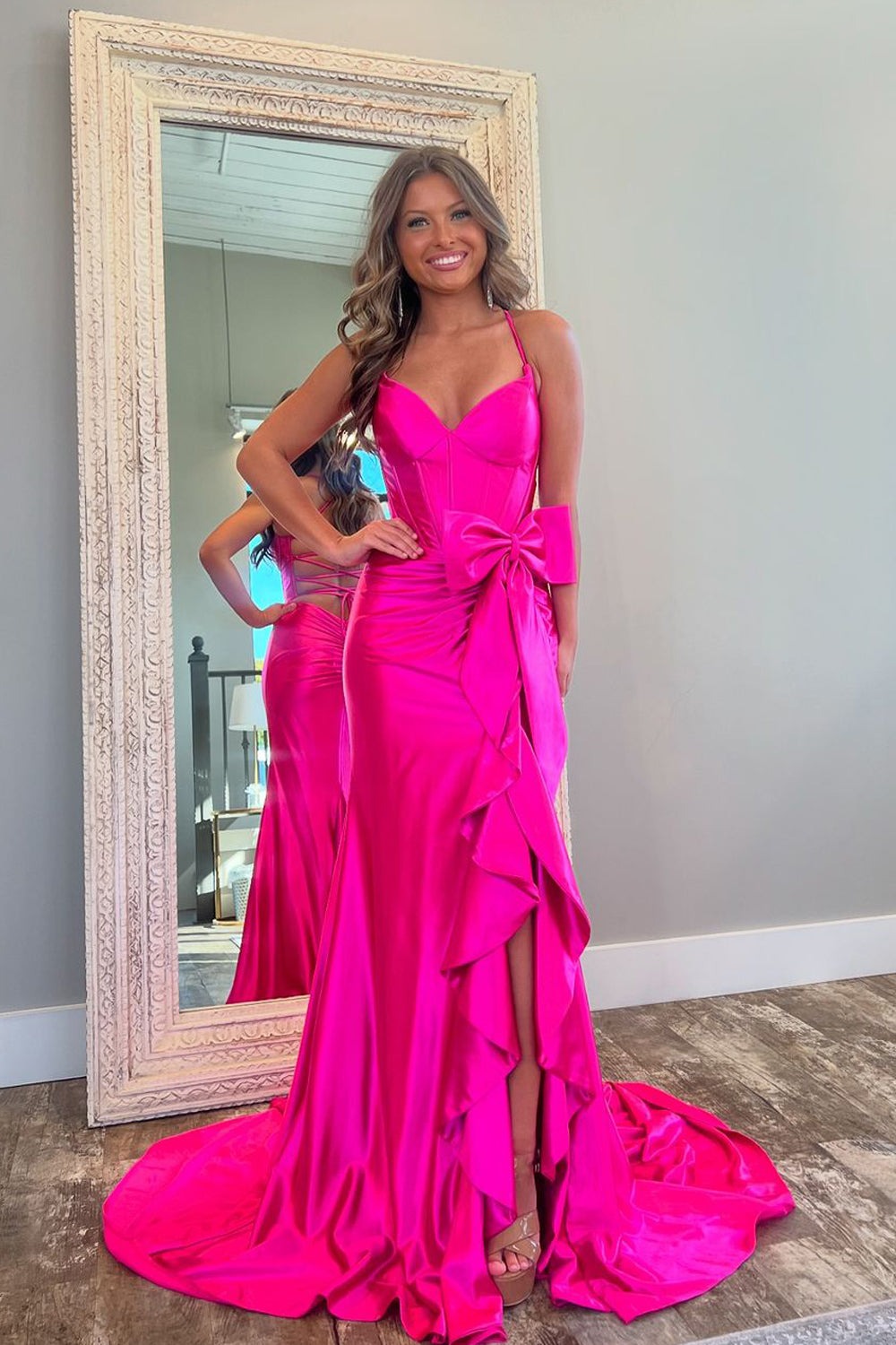 Chic Mermaid V Neck Pink Satin Slit Prom Dresses
