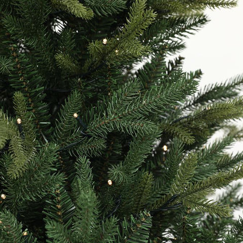 Christmas Tree with Simulated Illumination