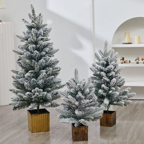 Desktop decoration Christmas tree feel festive atmosphere