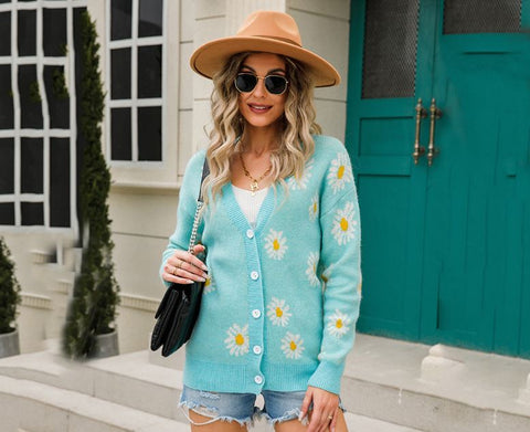 Large size cardigan with daisy print knit sweater