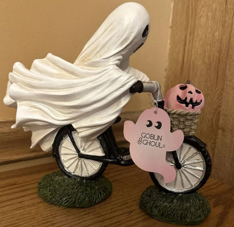 Halloween Ghosts and Pink Pumpkin Decorations