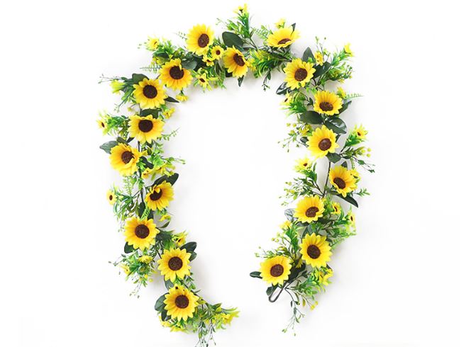 Simulated Sunflower Vine Christmas Wreath