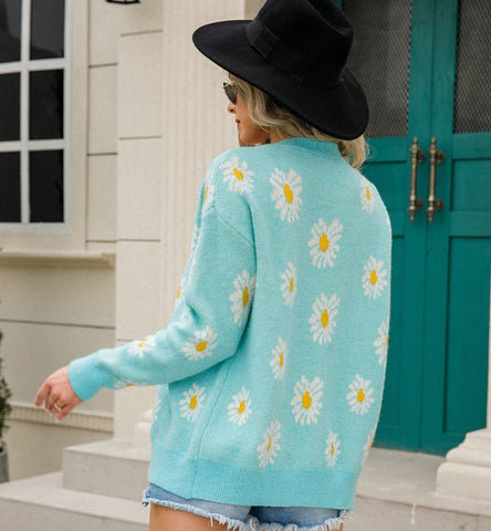 Large size cardigan with daisy print knit sweater