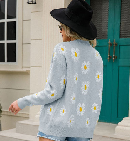Large size cardigan with daisy print knit sweater