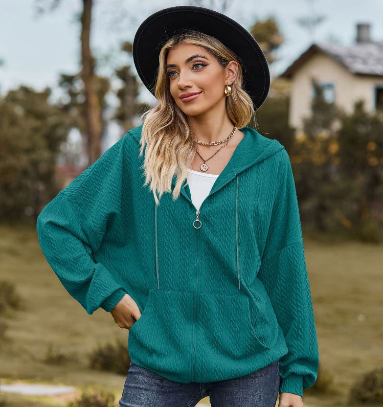 Autumn and winter new solid color pocket long sleeved loose hooded sweatshirt jacket
