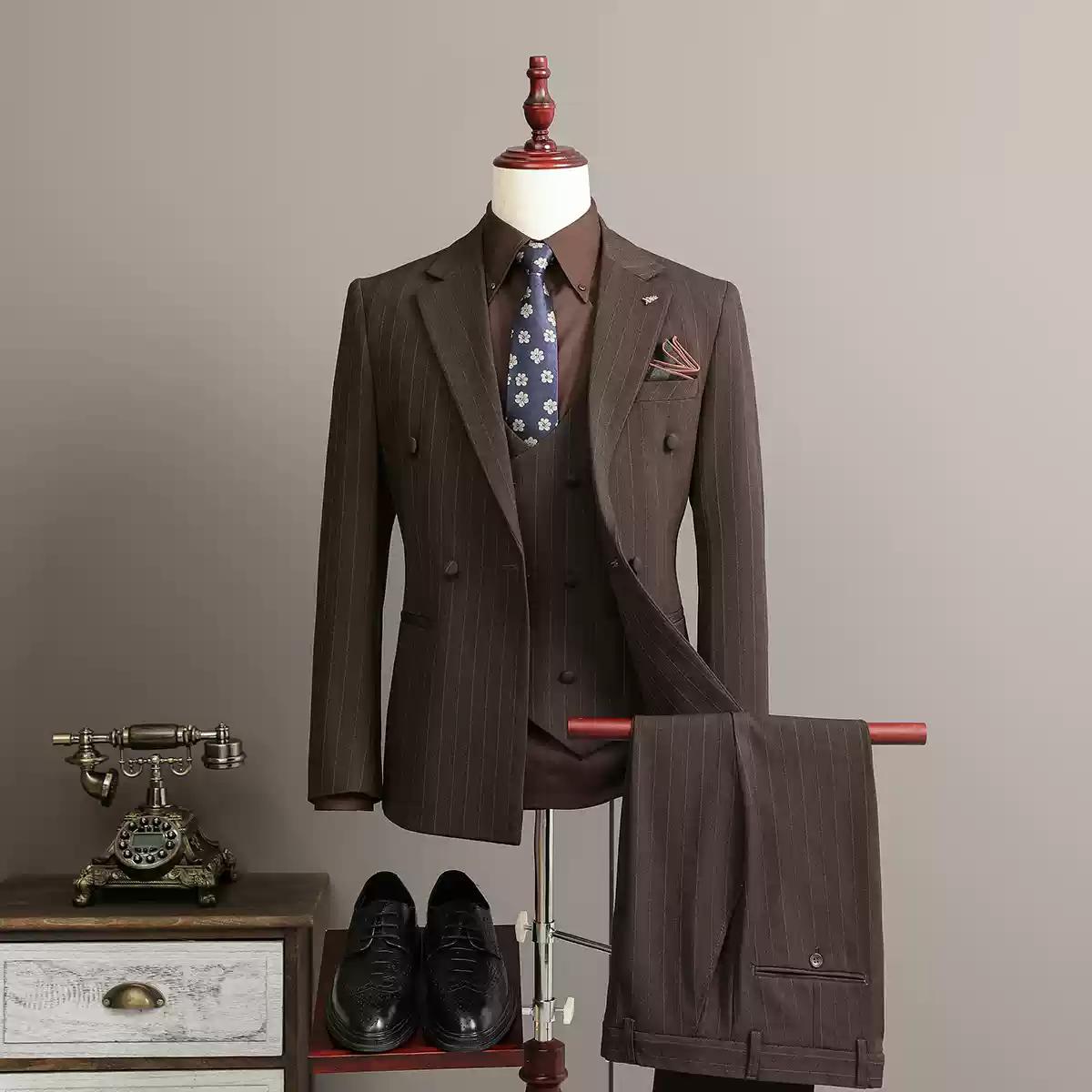 Classic Men's Double - breasted Brown Pinstripe Suit Set , XZ004