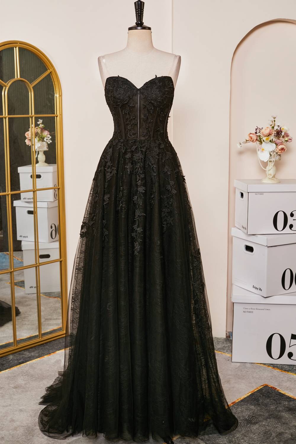 Black Sweetheart Corset Lace-Up Long Prom Dress with Appliques