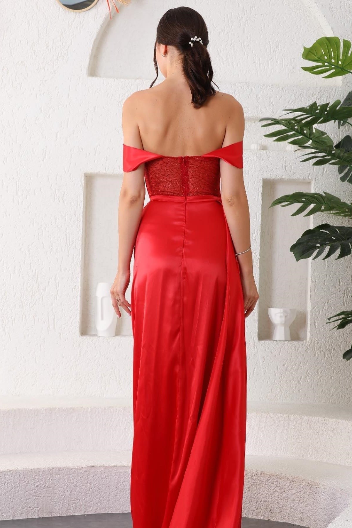 Glamorous Mermaid Scarlet  Prom Gown with Off-the-Shoulder Sweetheart Neckline and Thigh-High Split